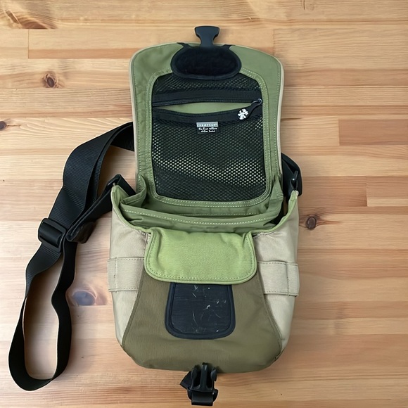 Crumpler The Four Million Dollar Home photo camera bag - Picture 2 of 3